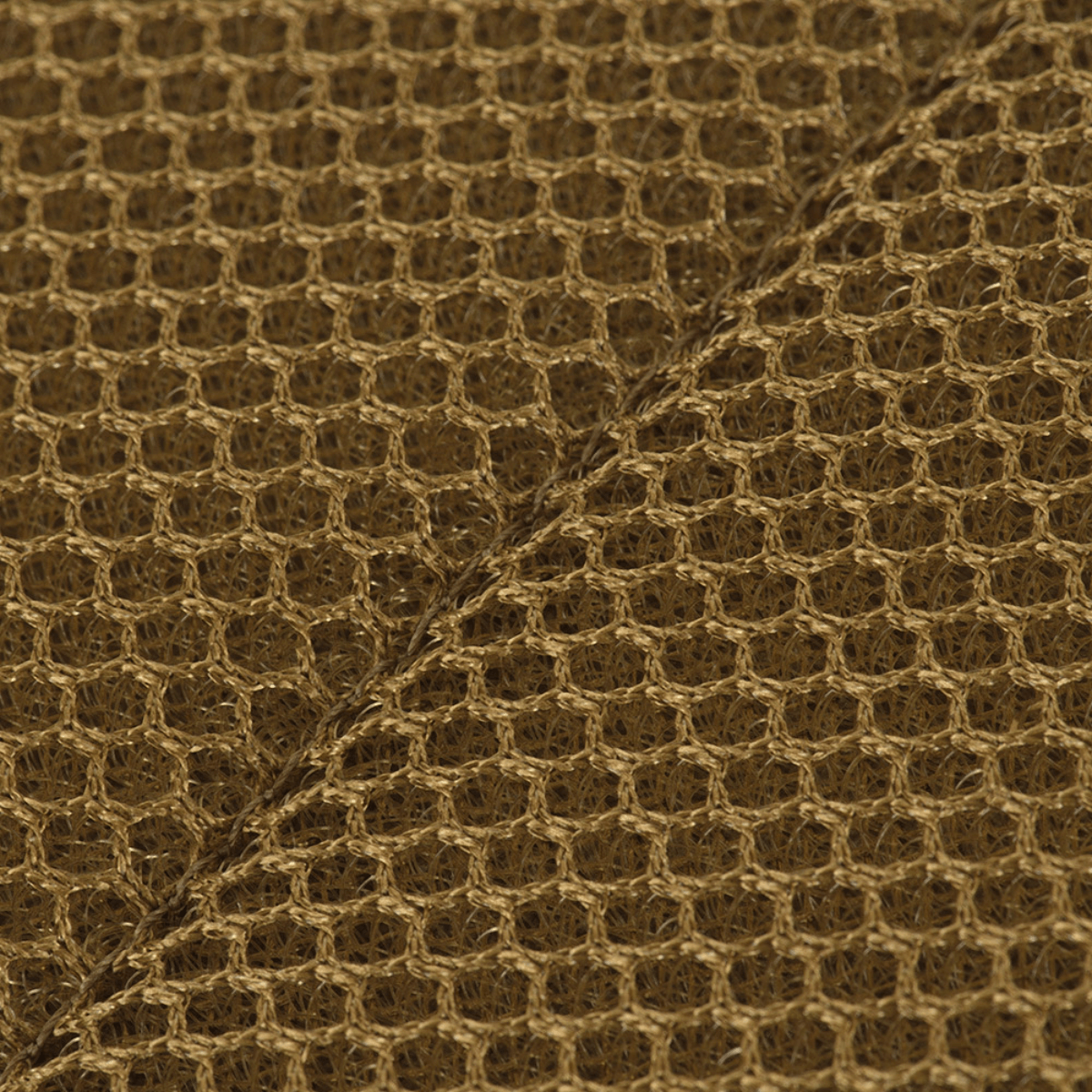 Detaljeret nærbillede af slidstærkt Cordura 500D-materiale fra M-Tac War Belt ARMOR med MIL-SPEC MOLLE-webbing, brun farve.