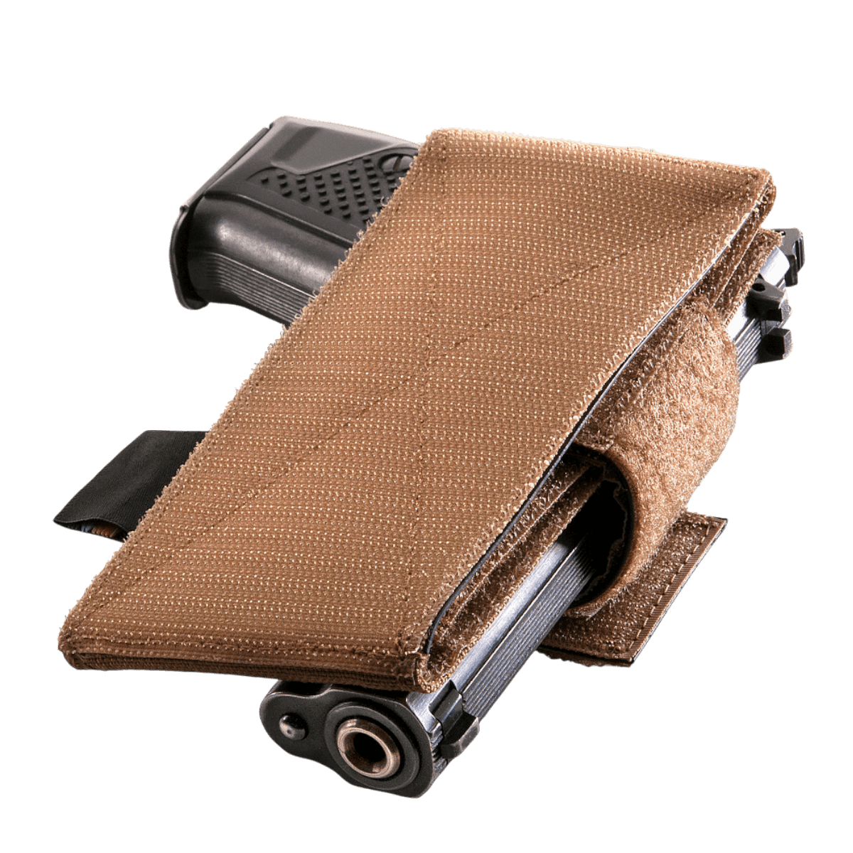 M-Tac CCW Hylster – Modulært Universal Hylster i brug, viser alsidighed og modulær design med pistol i holster, lavet af Cordura materiale.