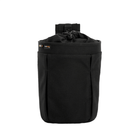 M-Tac Mag Drop Pouch Elite i svart med MOLLE-fästen för säker magasinväxling och snabb tömning, sedd framifrån