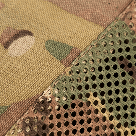 Detalj av M-Tac Mag Drop Pouch Elite med kamouflage och nätstruktur för säker magasinhantering