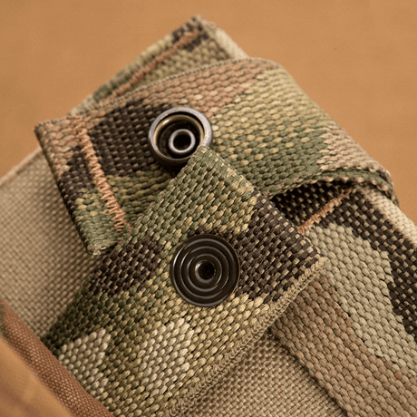 M-Tac Mag Drop Pouch Elite med kamouflagemönster och robusta knappstängningar för snabb åtkomst och säker montering
