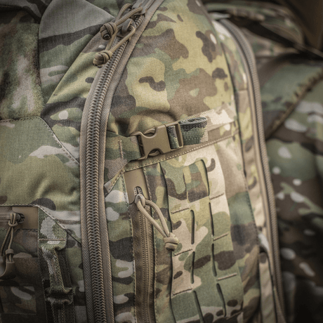 M-Tac Rygsæk Large Gen.III Elite i camouflage mønster, viser holdbare lynlåse og stropper til taktisk brug.