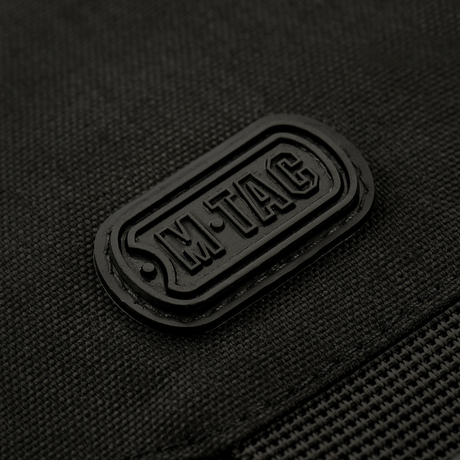 M-Tac Magnet XL Bag Elite med praktisk FidLock V-Buckle magnetlås og velcro-panel. Ideel tablet- og skuldertaske i sort.