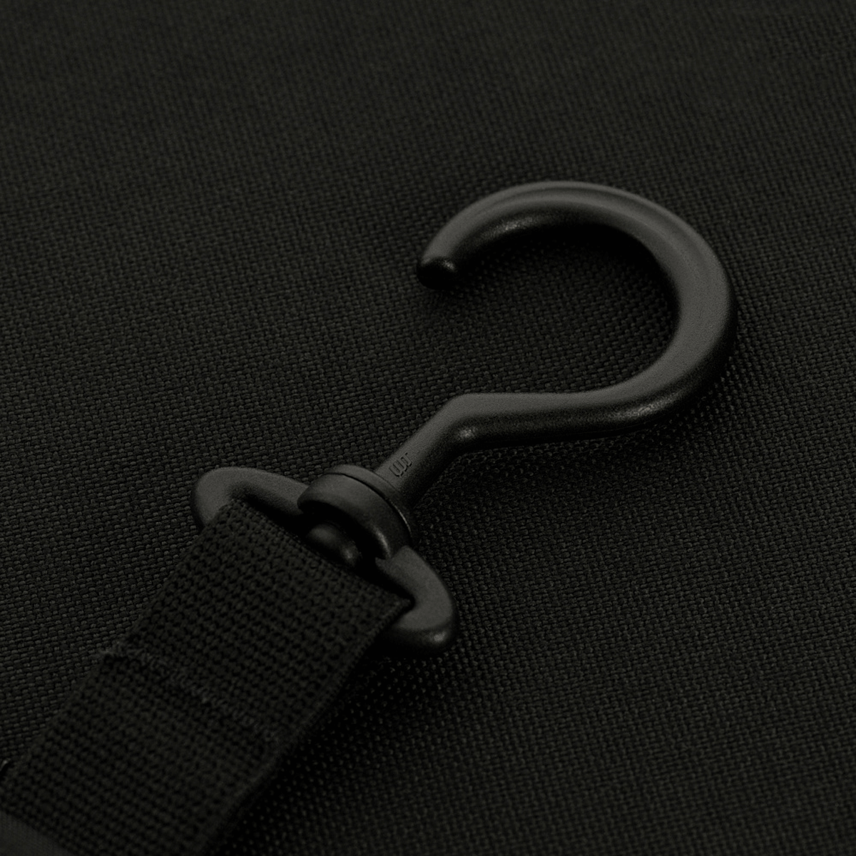 M-Tac Toilettaske Elite Gen.II tæt på krog detaljeret billede, rejsetaske til hygiejneartikler