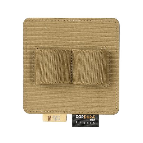 M-Tac Double Mag Pouch Hook Backed Magazine i beige för två pistolmagasin, kan fästas med Velcro på väskor och ryggsäckar.