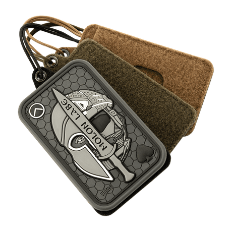M-Tac Badge Holder – ID-kort och patch med Velcro och metallöglor, inkluderar ficka för nyckelkort, paracord-upphängning, multifunktionsdesign.
