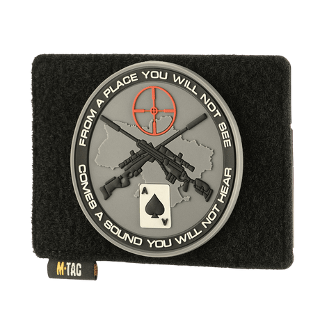 M-Tac Taktisk Morale Patch Display Board Hook og Loop Molle 120x85 med patch och symboler för MOLLE-system.