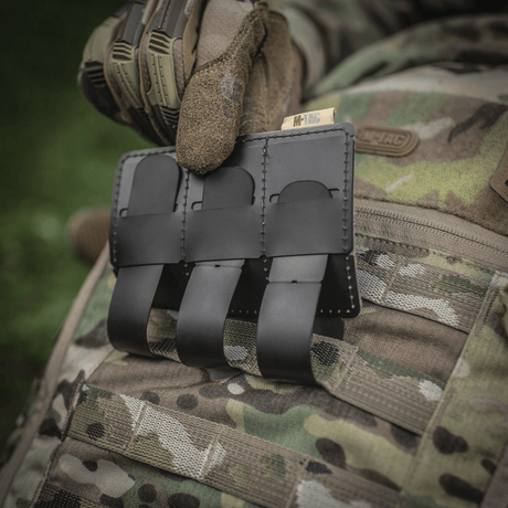M-Tac panel för patches på MOLLE 120x85 fäst på ryggsäck med hook & loop-yta för patches