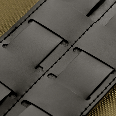 M-Tac-panel för patches på MOLLE 80x135 med plastbas och hook & loop-ytan för fästning av patches, mått: 80 x 135 mm.