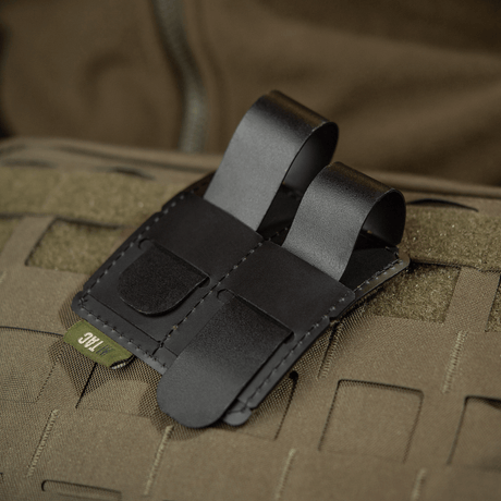 M-Tac panel för patches på MOLLE 80x85 med stabil plastbas och hook & loop-yta, perfekt för dina favoritpatchar och ID-märken