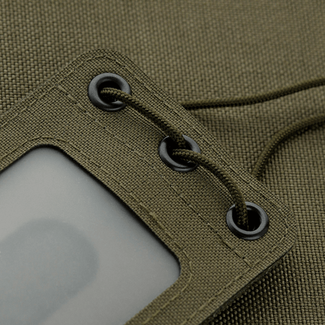 M-Tac taktisk ID-korthållare med snöre i robust Cordura med velcro-panel, lämplig för militär och polis, mått 116x67 mm, fönster 75x45 mm.