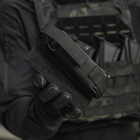 M-Tac Tourniquet Pouch Elastisk VELCRO Gen.II använd på en taktisk väst med Cordura 500D och Texcel-selar