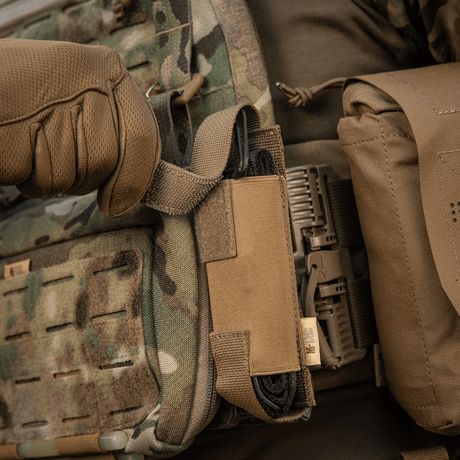 M-Tac Tourniquet Pouch Elastisk VELCRO Gen.II på en taktisk väst med snabb åtkomst till tourniquet, gjord av Cordura 500D