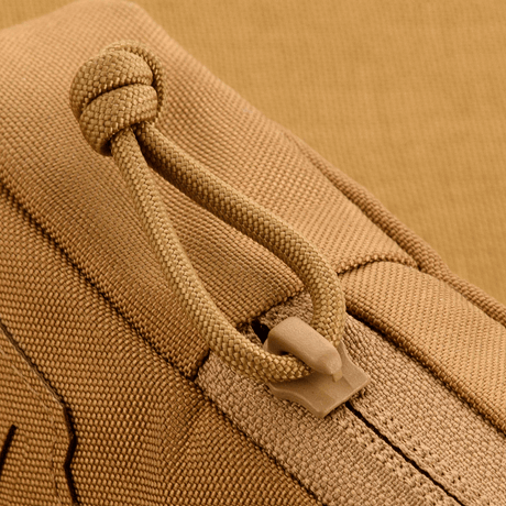 Närbild av M-Tac PC Utility Pouch Elite i 500D Cordura med blixtlåsdetalj och solidt MOLLE-interface för taktisk förvaring