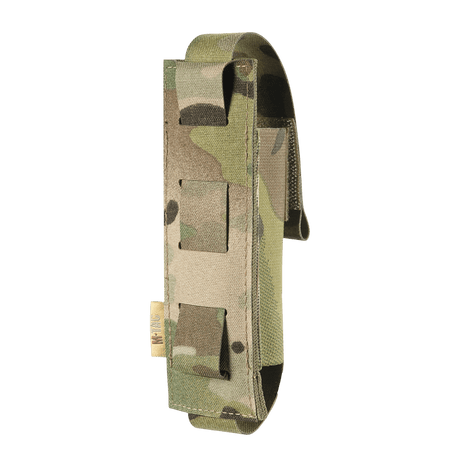 M-Tac Tourniquet Pouch Elastisk med MOLLE Gen.II i camouflagedesign, sedd från sidan för snabb tourniquet-åtkomst.