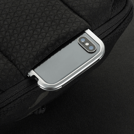 M-Tac Sphaera Hex Hardsling Taske Gen.II Elite med fack för smartphone, svart Cordura och Hex-polyester material.