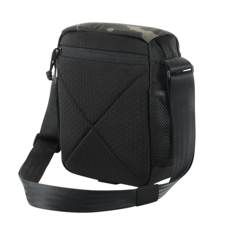 M-Tac Satellite Magnetväska Elite Hex i svart Cordura med justerbar axelrem och magnetisk Fidlock-låsning, sedd bakifrån.