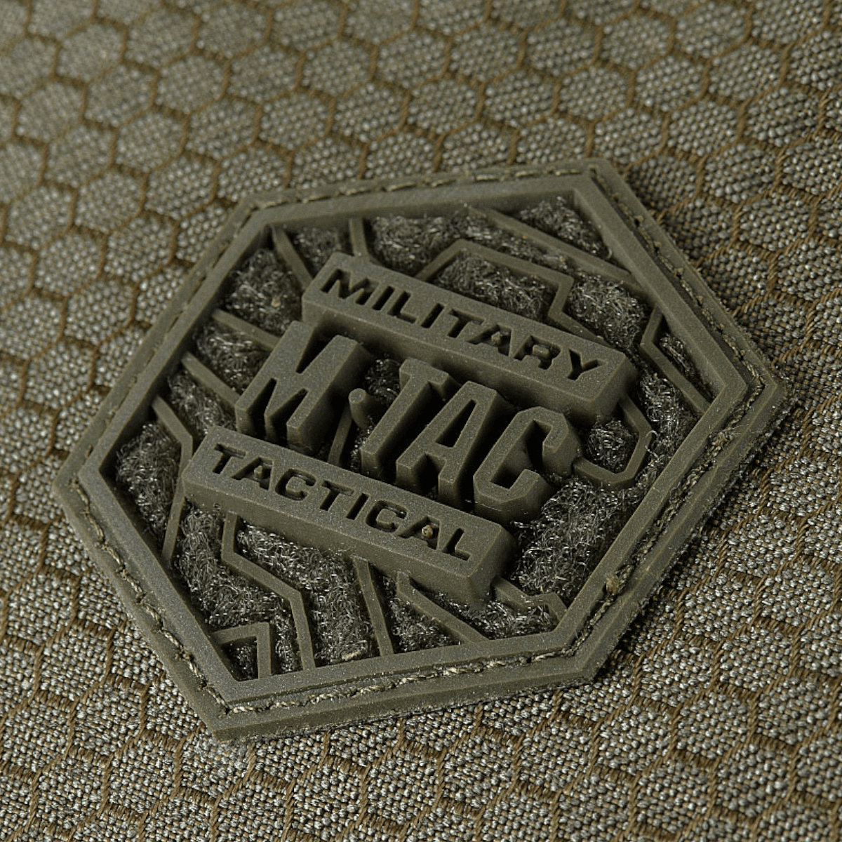 Logo på M-Tac Magnet XL Taske Elite Hex med militær-taktisk design.