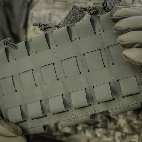 M‑Tac Elastisk Triple Magazine Pouch Elite i Cordura 500D-material med MOLLE Laser Cut-monteringssystem, idealisk för 3 magasin.