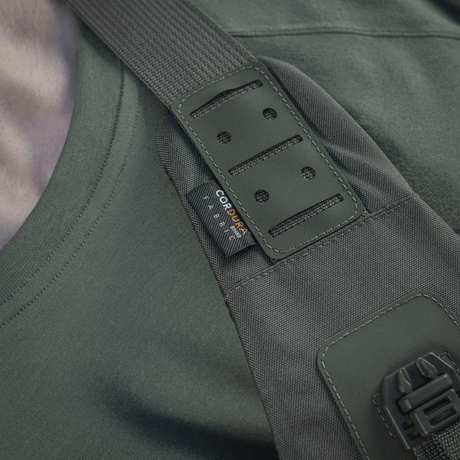 M‑Tac Cross Bag Elite Hex i Cordura 500-material med MIL‑SPEC-remmar, perfekt för taktisk utrustning och vardagsbruk.