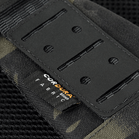 M‑Tac Cross Bag Elite Hex i hållbart Cordura 500-material med fokus på detaljer och styrka.