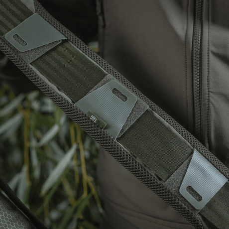 M-Tac axelremspad 50 mm Elite visar robust Cordura-material och 3D-mesh på insidan för komfort och tryckavlastning.