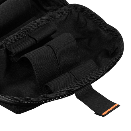 Inre organizer i M-Tac Horizontal Medical Pouch Elite med elastiska hållare och dragkedja.