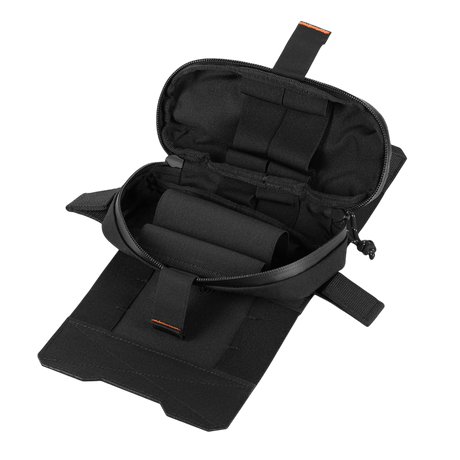 M-Tac Horizontal Medical Pouch Elite i svart med öppen organizer och vattentät dragkedja, perfekt för IFAK och fältutrustning.