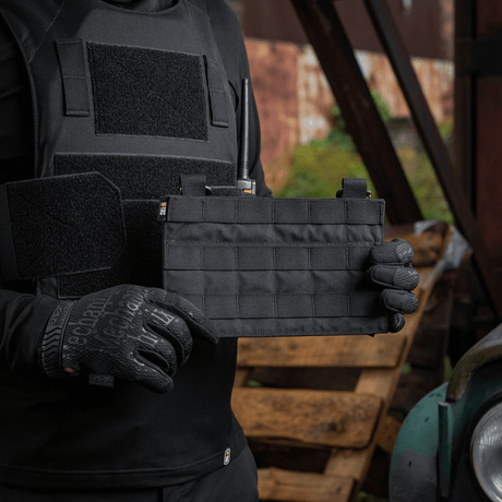 M‑Tac Front Panel för Cuirass QRS, lätt och kompakt design med MOLLE-system, idealisk för militärt bruk och för extra utrustning.