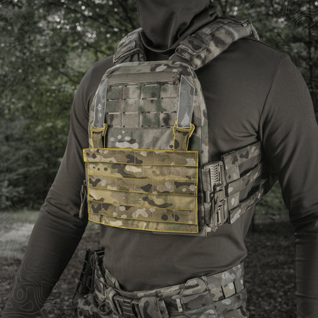 M‑Tac Front Panel för Cuirass QRS med MOLLE-system i militärt bruk, tillverkad av Cordura 500D med Woojin-krokar och Velcro.