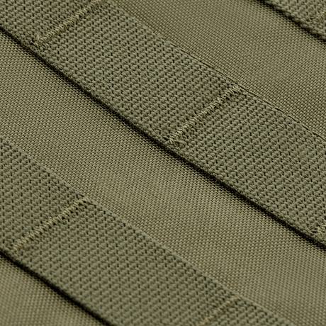 Närbild av M‑Tac Front Panel för Cuirass QRS med Cordura 500D-material och MOLLE-remmar för militärt bruk.