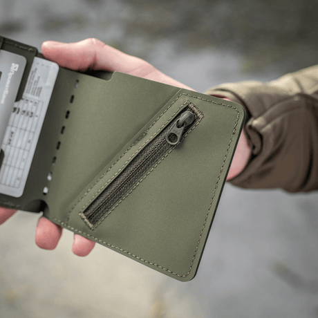 M-Tac Plånbok Slim Elite Gen. II med kort- och myntfack, kompakt och slitstark polymer, modern design för kontanter och kort.