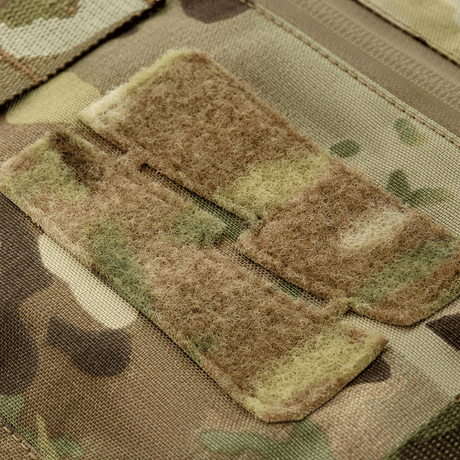Närbild av M-Tac Taktisk Handvärmare Elite i slitstarkt Cordura 500D i camouflagemönster för kallt väder.
