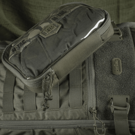 M-Tac Utility Organizer Slim Elite i slidstærkt Cordura 500D materiale, perfekt til EDC-kit og sikker opbevaring, 22x16 cm.