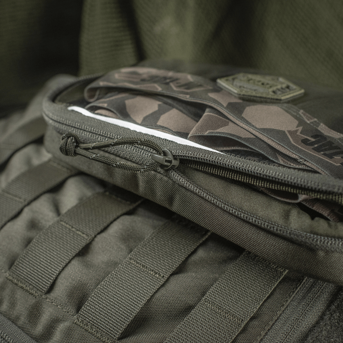 M-Tac Utility Organizer Slim Elite til sikker opbevaring, slidstærk Cordura 500D med gennemsigtig PVC-folie og indre Velcro-væg.