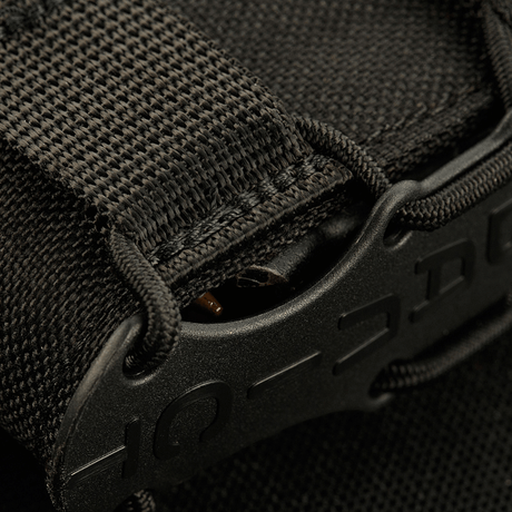 M-Tac magasinficka Kolchan för AK/AR Mini i slitstark Cordura, fokus på förstärkt stängning och detaljerad sömnad, galleri position 1.