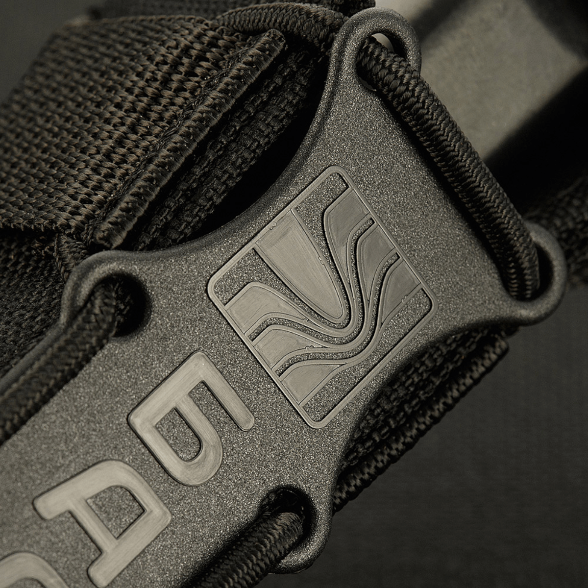 Detaljebillede af M-Tac Pistolmagasinlomme Kolchan med Balistyka logo og Cordura 1000D materiale for holdbarhed og sikkerhed.