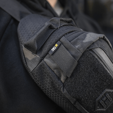 M‑Tac bältesväska Elite Hex i Cordura med YKK-dragkedjor och Woojin-spännen, idealisk för taktisk användning och vardagsförvaring.