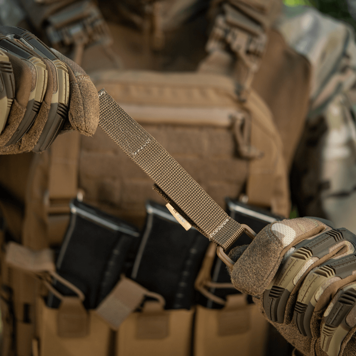 M-Tac fäste med D-ring