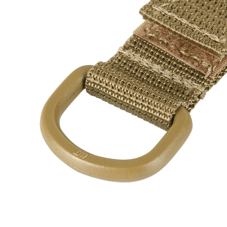 M-Tac fäste med D-ring för MOLLE-utrustning med Velcro-stängning och kompakt design för taktisk användning.