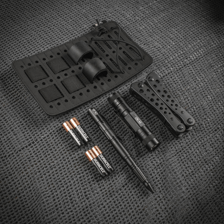 M-Tac Modulinsats Molle 11x19, Laser Cut organiserar EDC-utrustning på en väskainsats med laserskurna fack och MOLLE-kompatibilitet.