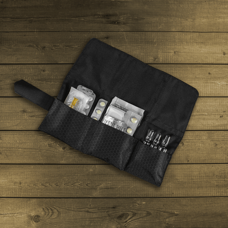 M-Tac City Med Pouch Hex i slitstarkt hexagonmönstrat ripstopmaterial, kompakt första hjälpen-kit med organiserade fack, visad i galleri 1