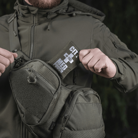 M-Tac City Med Pouch Hex i robust ripstop med hexagonmönster, kompakt första hjälpen-kit, galleri position 1.