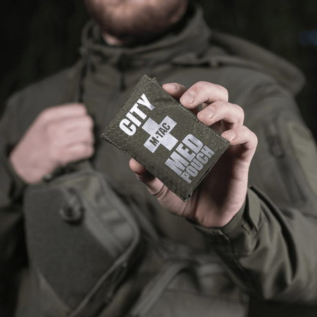 M-Tac City Med Pouch Hex i slitstarkt hexagonmönstrat ripstopmaterial, kompakt bärbart första hjälpen-kit, galleri position 1.