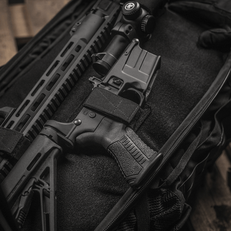M-Tac Insatser för ryggsäck (3 st) med justerbara insatser för AR-15 och AK-karbiner i en M-Tac Large Elite Hex-ryggsäck.