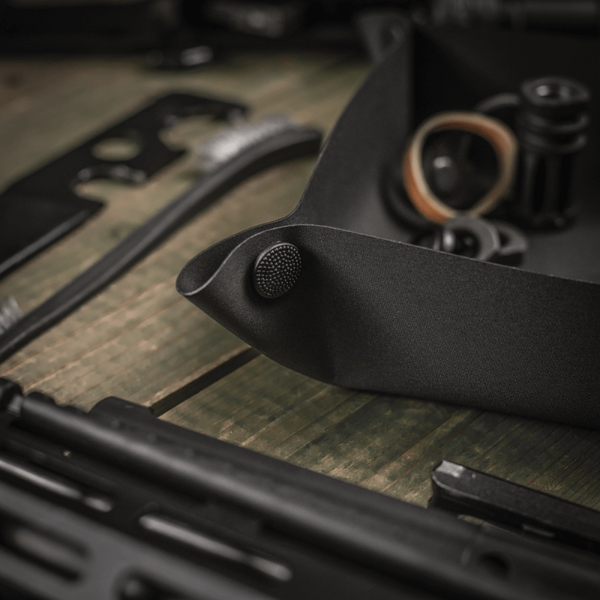 M‑Tac Vedligeholdelsesbakke 24x24 cm til våbenrengøring, foldbar og holdbar med moderne design