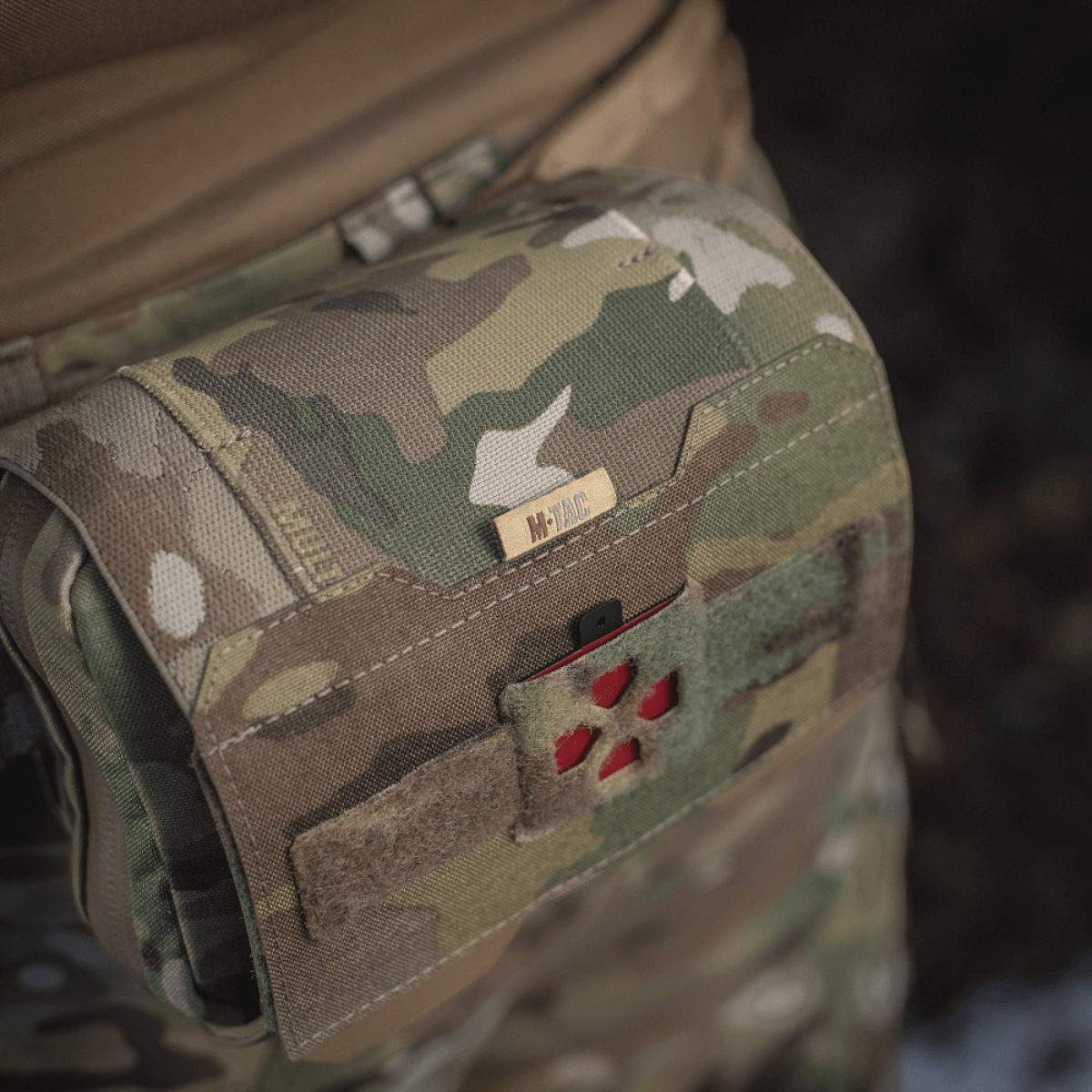 M-Tac Horisontal Medic Lomme Large Elite i camouflagemønster, robust førstehjælpstaske i Cordura 500D med indvendig organizer.