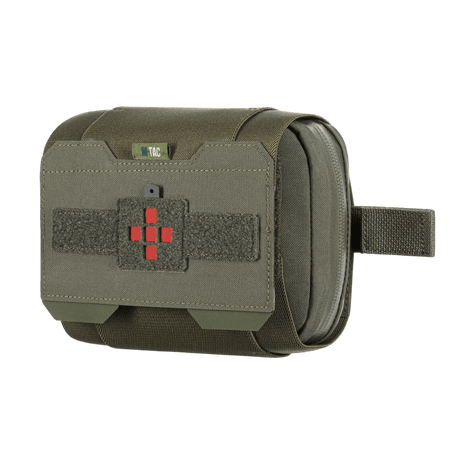 M-Tac horisontell medicinficka Large Elite i multicam med NIJ-certifiering visad i galleri position 1, stängd första hjälpen-ficka med taktisk design.