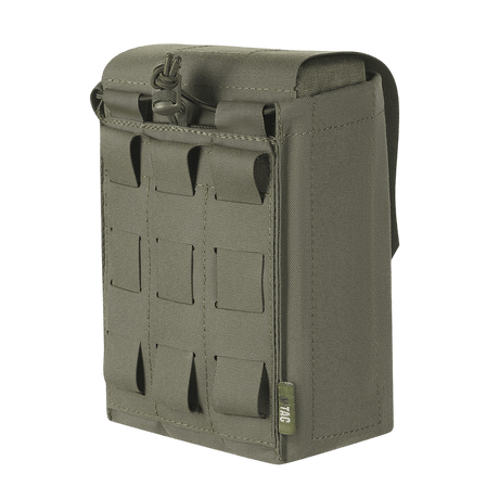 M‑Tac Medic Pouch Vertical Large Elite i slidstærkt grønt Cordura 500D materiale, designet til hurtig adgang og sikker opbevaring af medicinsk udstyr.