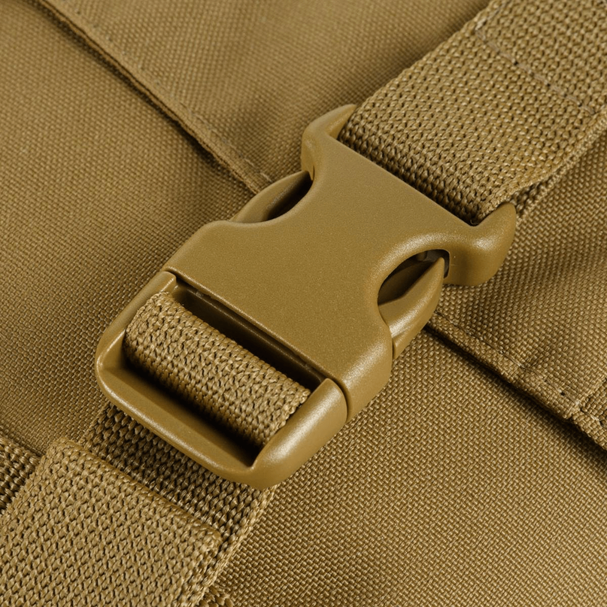 Fastex-lukning på M-Tac Pouch Sukharka Gen.3 XL i slidstærkt Cordura 500D materiale.
